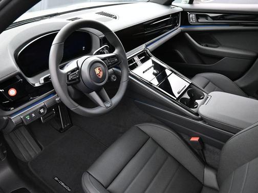 2026 Porsche Panamera 4