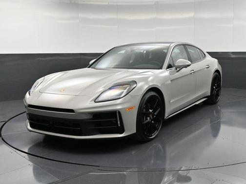 2026 Porsche Panamera 4