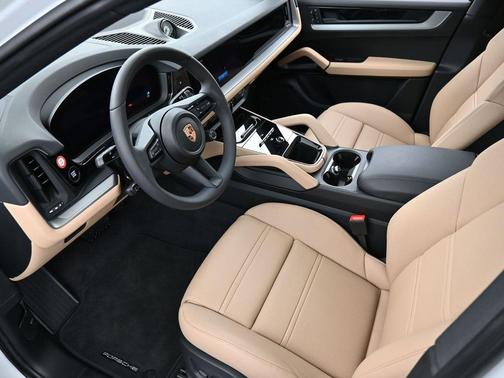 2025 Porsche Cayenne AWD