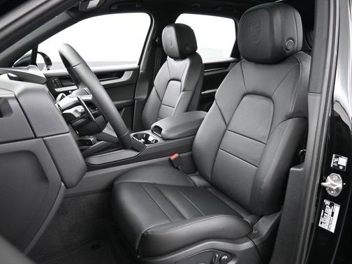 2026 Porsche Cayenne AWD