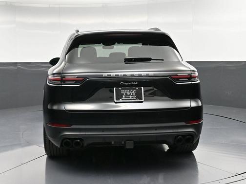 2023 Porsche Cayenne Platinum Edition
