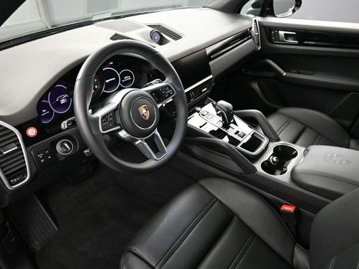 2023 Porsche Cayenne Platinum Edition