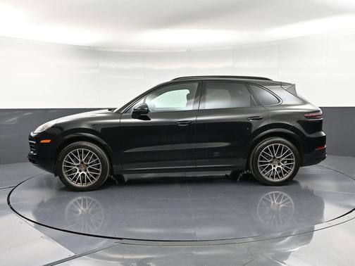 2023 Porsche Cayenne Platinum Edition