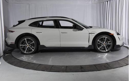 2022 Porsche Taycan Cross Turismo