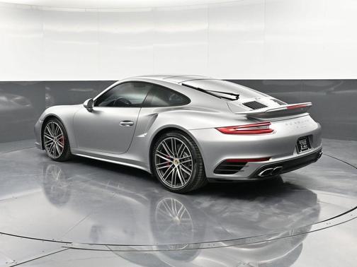 2017 Porsche 911 Turbo