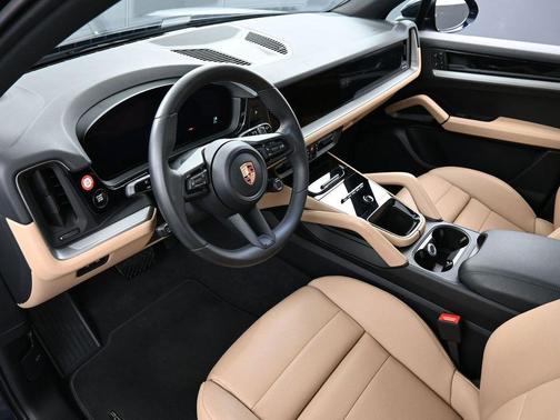 2025 Porsche Cayenne Base