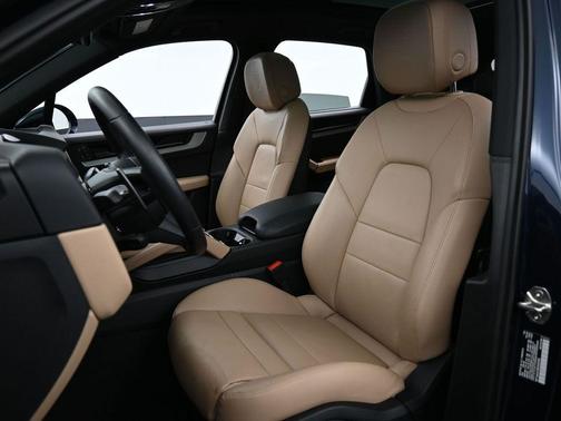 2025 Porsche Cayenne Base