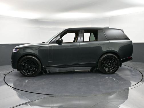 2025 Land Rover Range Rover P400 SE