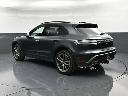 2022 Porsche Macan Base