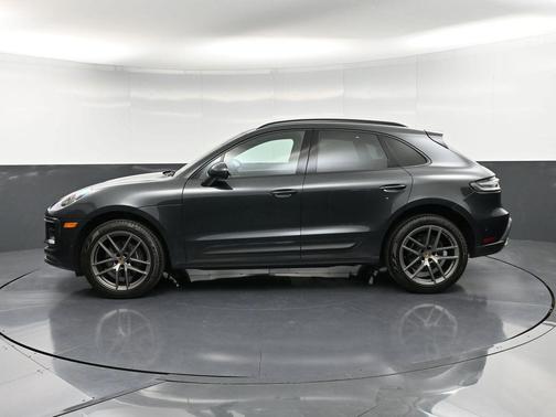 2022 Porsche Macan Base