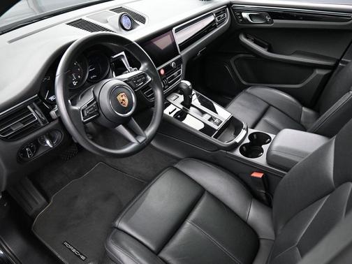 2023 Porsche Macan 
