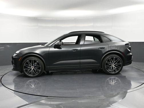 2024 Porsche Macan 4