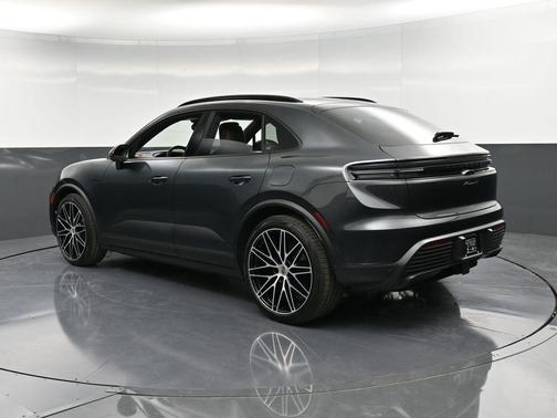 2024 Porsche Macan 4