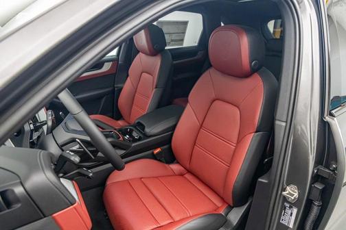 2024 Porsche Cayenne S
