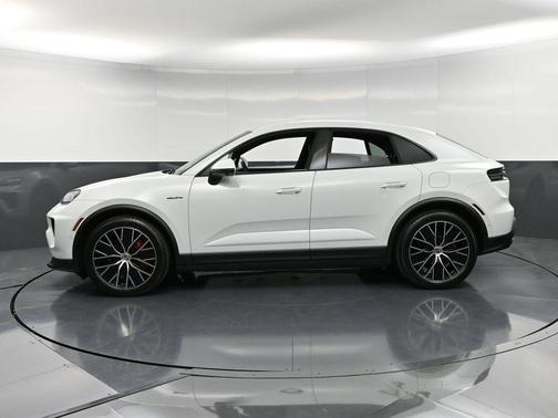 2025 Porsche Macan 4S