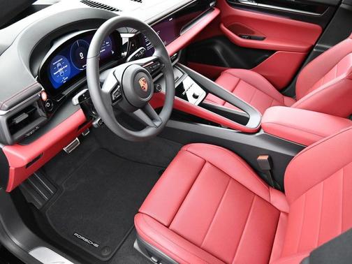 2025 Porsche Macan 4S