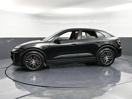 2025 Porsche Macan 4S