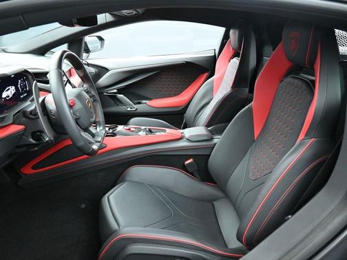 2024 Lamborghini Revuelto Base