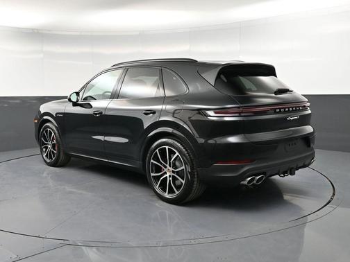 Black Metallic 2026 Porsche Cayenne S