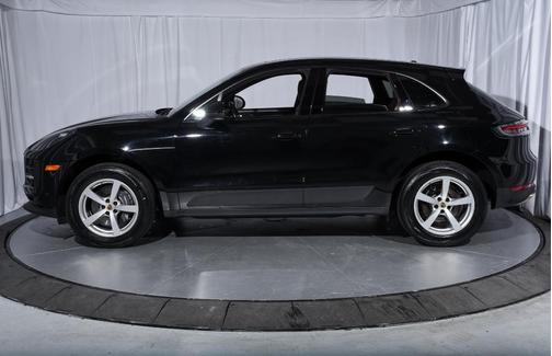2021 Porsche Macan Base