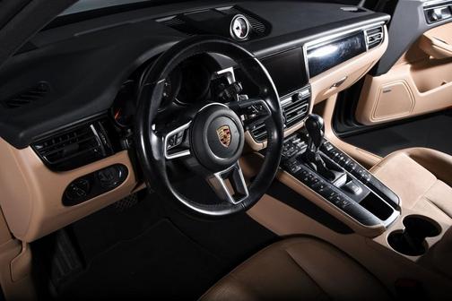 2021 Porsche Macan Base