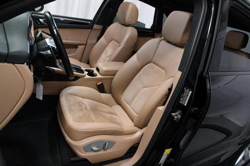 2021 Porsche Macan Base