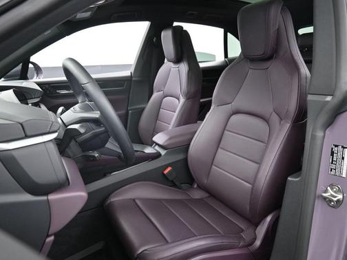 2025 Porsche Macan 4