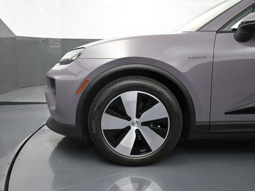 2025 Porsche Macan 4