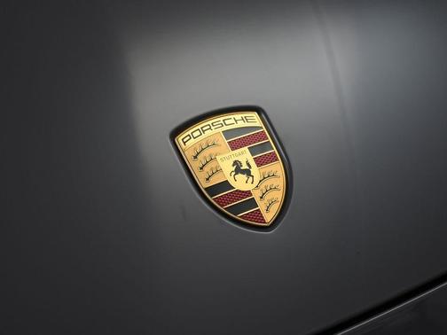 2025 Porsche Macan 4