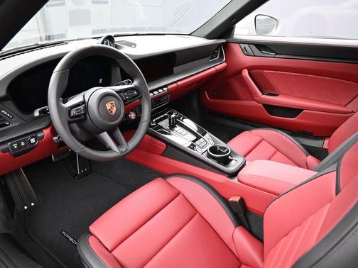 2026 Porsche 911 Carrera GTS