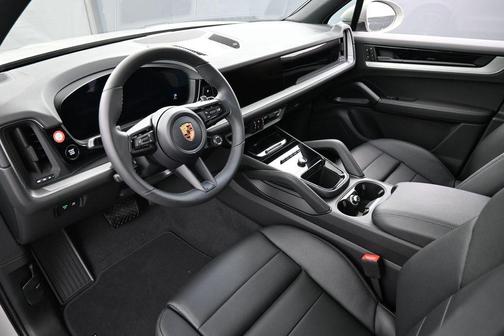 Chalk 2026 Porsche Cayenne Base