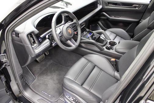 2025 Porsche Cayenne Turbo GT