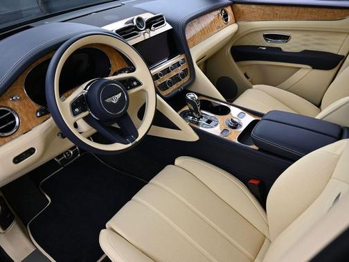 2025 Bentley Bentayga V8