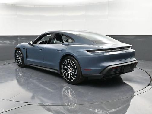 2025 Porsche Taycan 4
