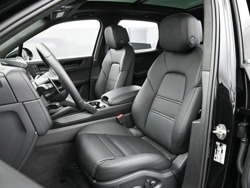 2026 Porsche Cayenne GTS