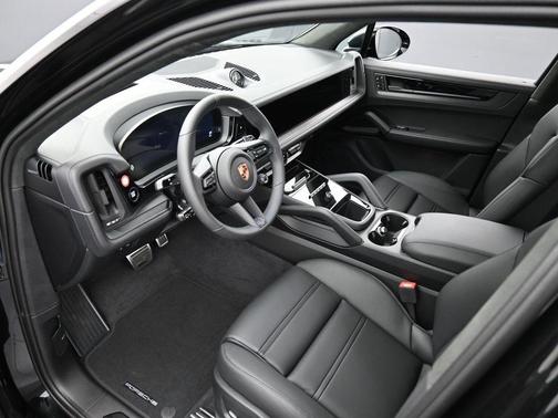 2026 Porsche Cayenne GTS