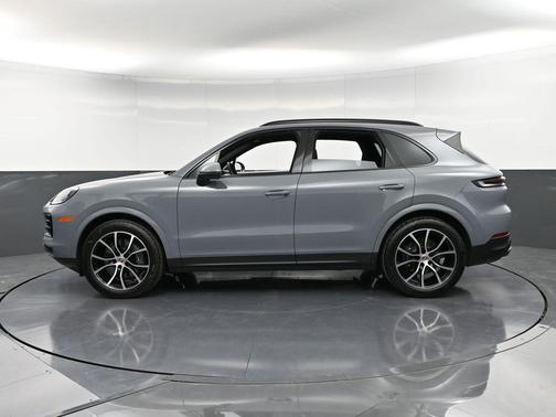2025 Porsche Cayenne Base