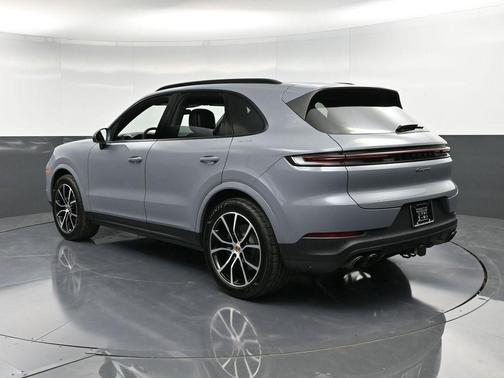 2025 Porsche Cayenne Base