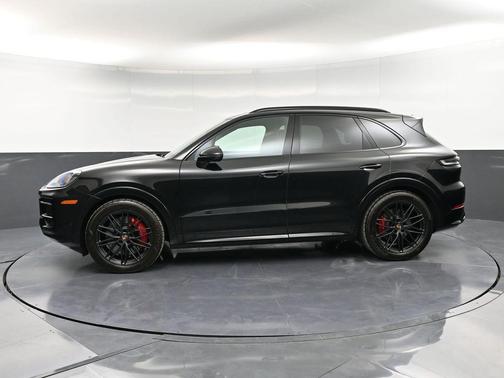 2025 Porsche Cayenne GTS
