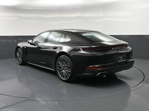 Jet Black Metallic 2026 Porsche Panamera 4