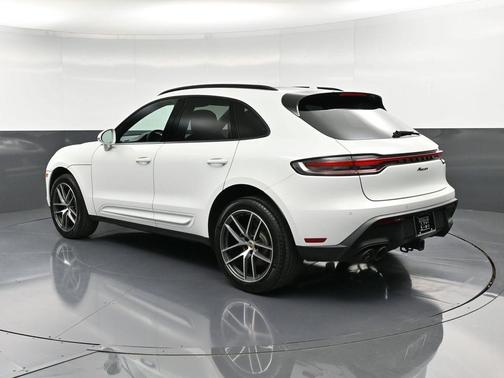 2022 Porsche Macan Base