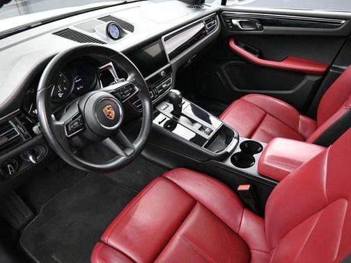 2022 Porsche Macan Base
