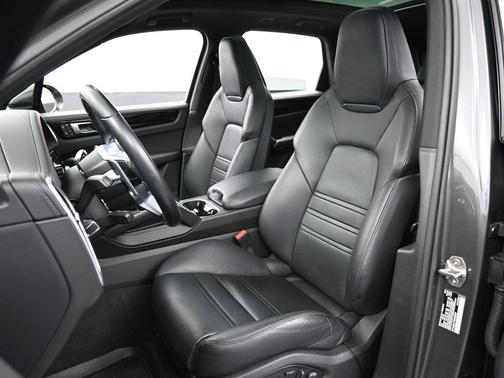 2022 Porsche Cayenne 