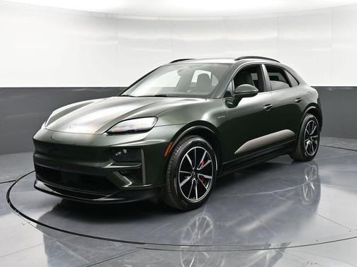 2024 Porsche Macan Turbo