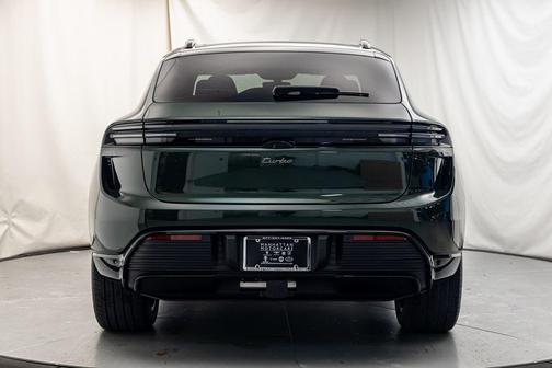 2024 Porsche Macan Turbo