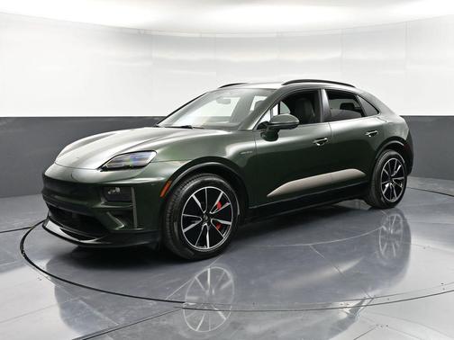 2024 Porsche Macan Turbo