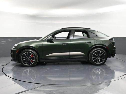 2024 Porsche Macan Turbo
