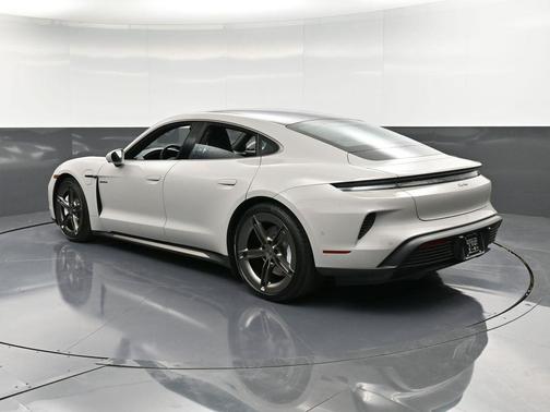 2025 Porsche Taycan Turbo