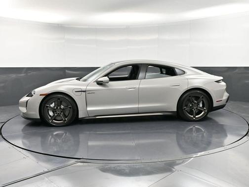 2025 Porsche Taycan Turbo