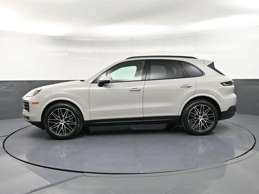 Chalk 2026 Porsche Cayenne Base